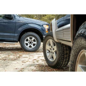 Uniroyal Laredo HT  Highway Terrain