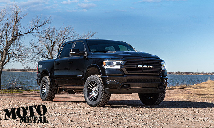 Nitto Ridge Grappler + Moto Metal MO807 on Ram 1500